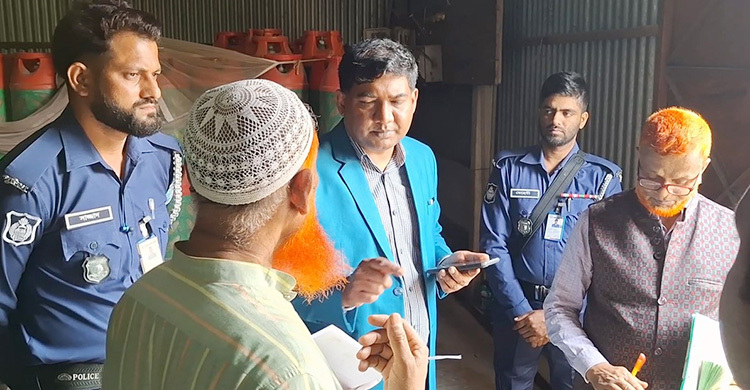 টাঙ্গাইলে এলপিজির দাম বেশি রাখায় দোকানির জরিমানা