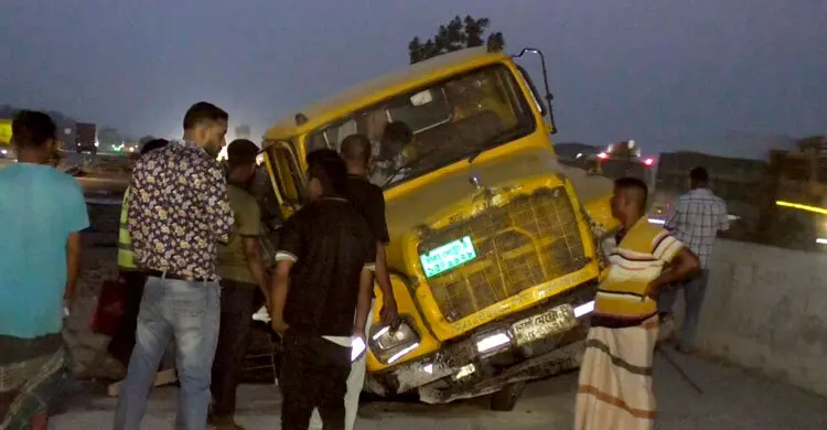 টাঙ্গাইলে ট্রাক চাপায় ২ শ্রমিক নিহত