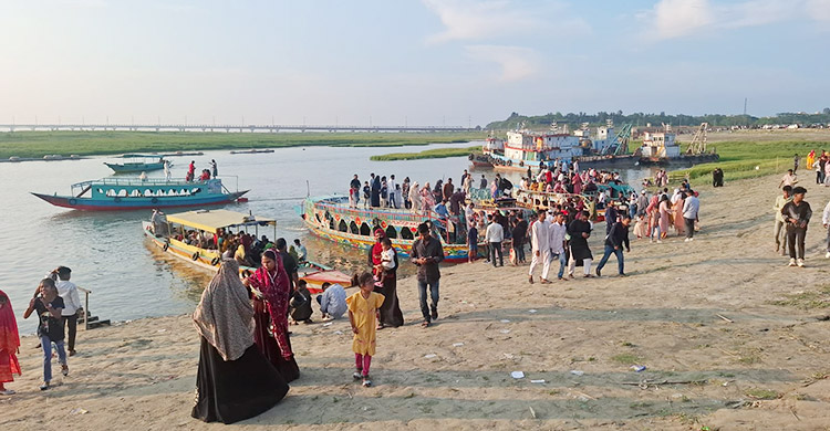 ঈদের ছুটিতে যমুনার পাড়সহ বিনোদন কেন্দ্রে ভিড়