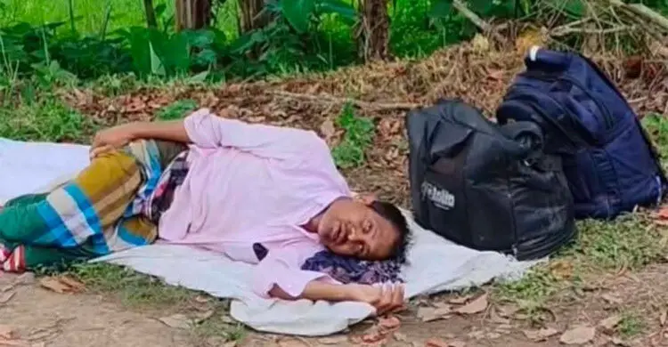 প্রবাসফেরত অসুস্থ স্বামীকে রাস্তায় ফেলে গেলেন স্ত্রী