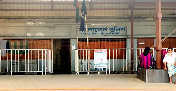 টাঙ্গাইলে ট্রেনে আগুনের ঘটনায় গ্রেফতার ৩