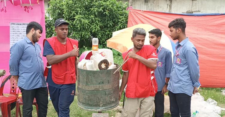 টাঙ্গাইলে প্লাস্টিক জমা দিলেই মিলছে খাদ্যপণ্য