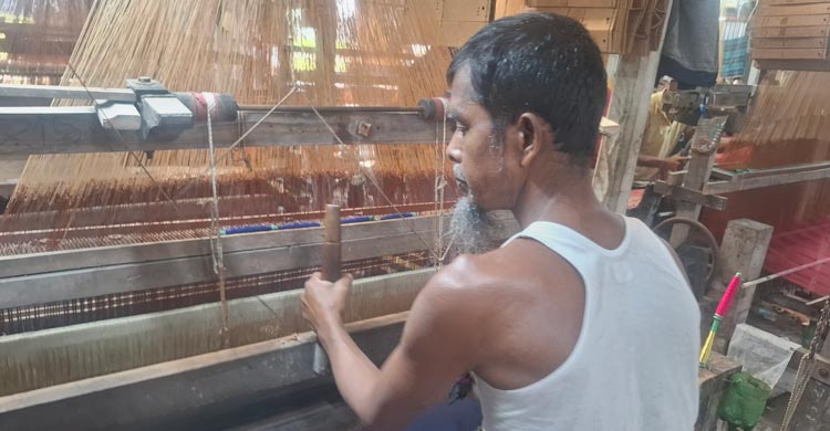 ইউনেস্কোর স্বীকৃতি পেলো টাঙ্গাইলের তাঁতের শাড়ি