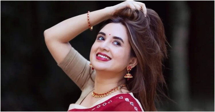 মস্তিষ্কে কয়েক দফা অপারেশনের পর বাড়িতে বিশ্রামে আছেন তানিয়া 