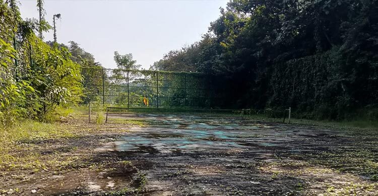 ‘পরিত্যক্ত’ অর্ধকোটি টাকার টেনিস কোর্ট