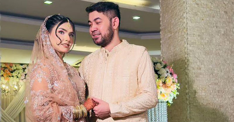 আংটিবদল করলেন সংগীতশিল্পী তানজীব সারোয়ার