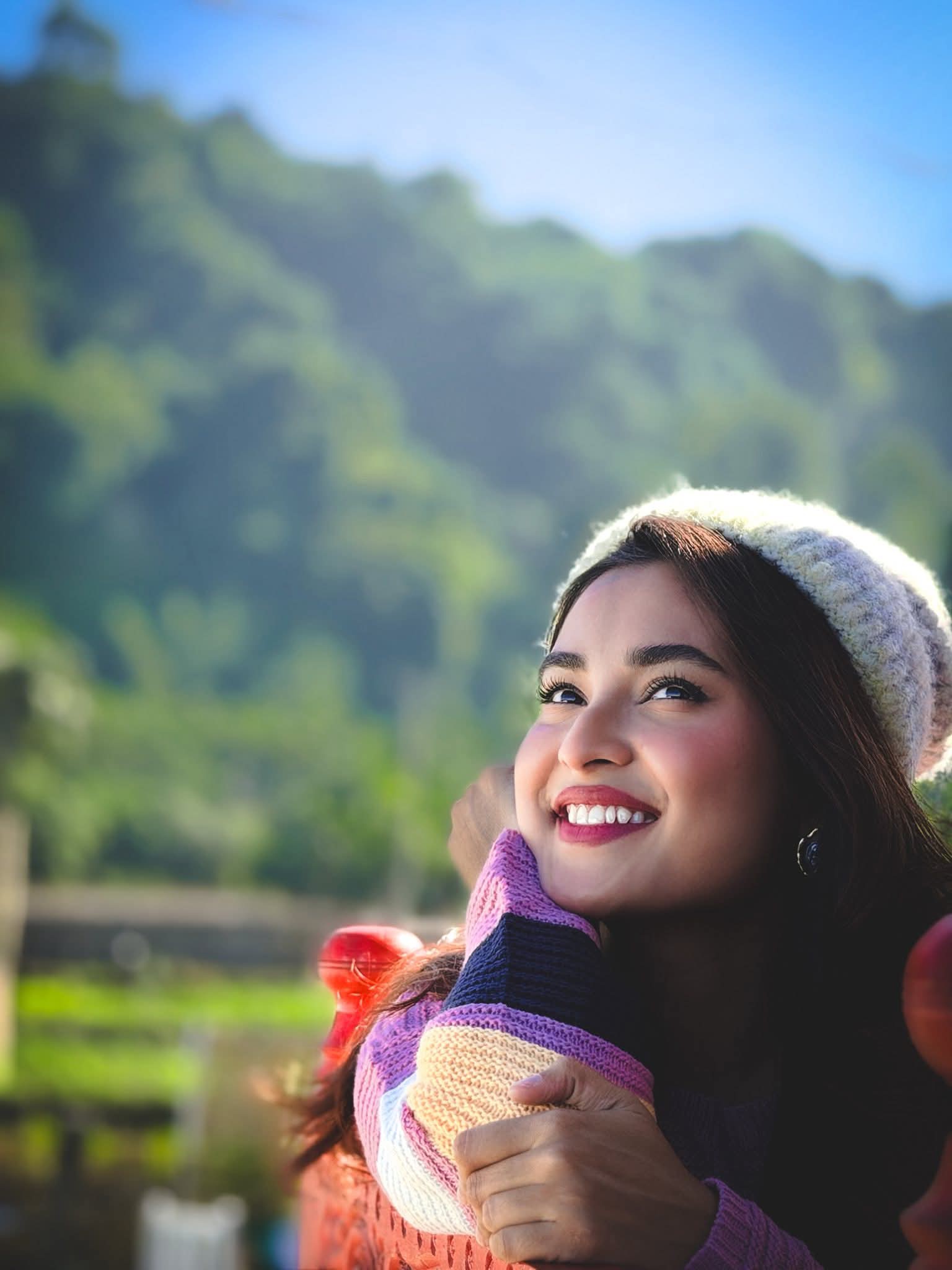 ক্যাজুয়াল হলেও চোখে পড়ার মতো তটিনীর শীতের সাজ