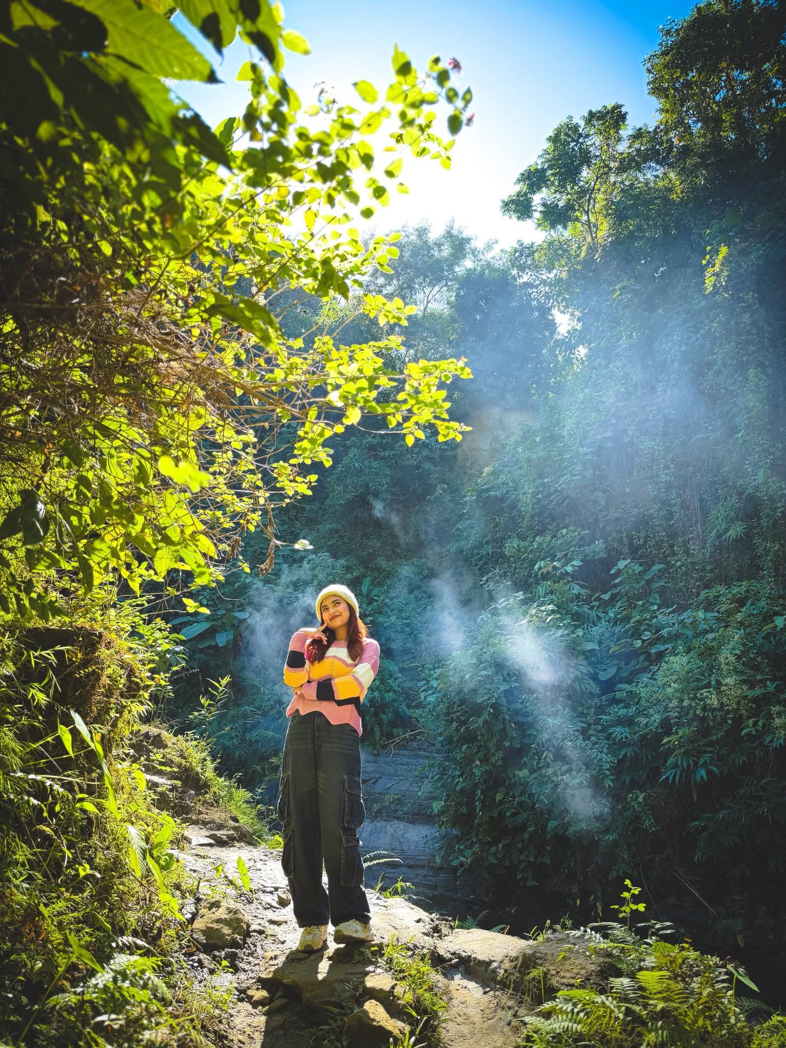 ক্যাজুয়াল হলেও চোখে পড়ার মতো তটিনীর শীতের সাজ