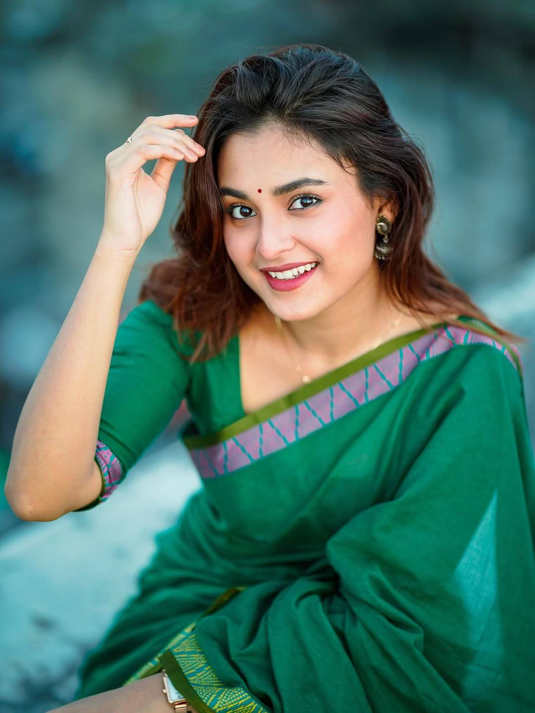 সবুজের স্নিগ্ধতায় মোড়া তটিনী