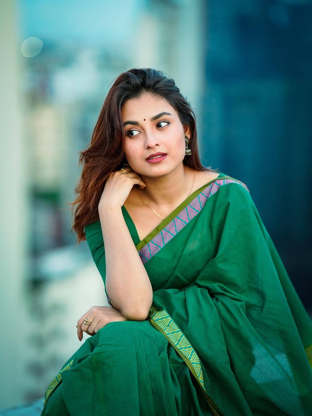 সবুজের স্নিগ্ধতায় মোড়া তটিনী