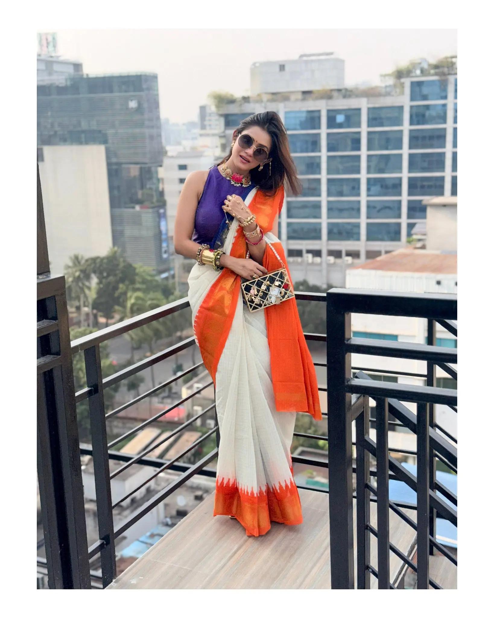 ঐতিহ্য আর গ্ল্যামারে তাক লাগালেন তিশা