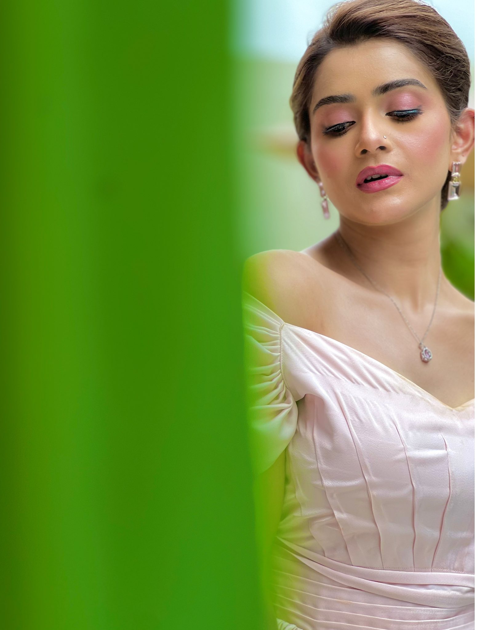 রোমান্টিক সাজে অপরূপ তানজিন তিশা