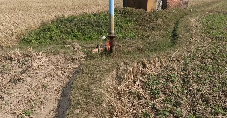 তানোরে ছড়িয়ে ছিটিয়ে অসংখ্য ‘মৃত্যুকূপ’