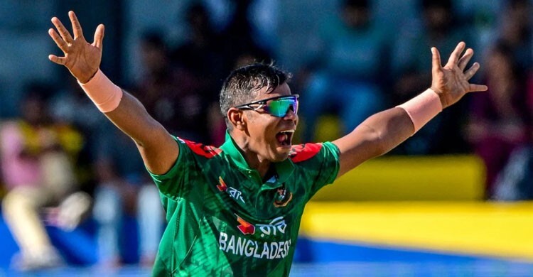 অস্ট্রেলিয়ার পঞ্চম উইকেট তুলে নিলেন তানভীর