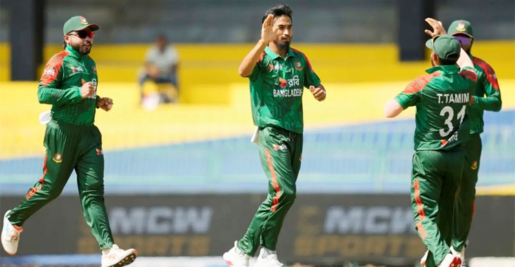 লঙ্কান শিবিরে প্রথম আঘাত তানজিম সাকিবের
