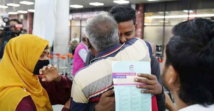 ‘মৃত ভেবে মরুভূমিতে ফেলে গিয়েছিল, ভাবিনি বেঁচে দেশে ফিরবো’