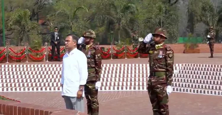 জাতীয় স্মৃতিসৌধে প্রধানমন্ত্রী তারেক রহমানের শ্রদ্ধা