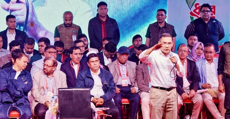 হুট করে প্লেনে চড়ে পালিয়ে যাওয়ার পরিকল্পনা আমাদের নাই