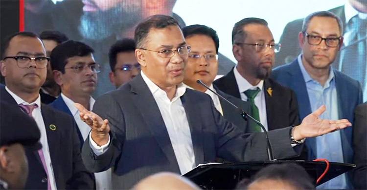 আমাকে বিদায় দিতে কেউ এয়ারপোর্টে যাবেন না: তারেক রহমান