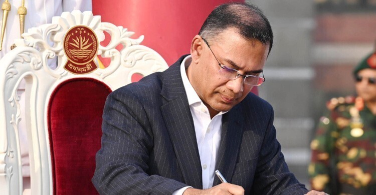 সচিবালয়ে প্রধানমন্ত্রী তারেক রহমান