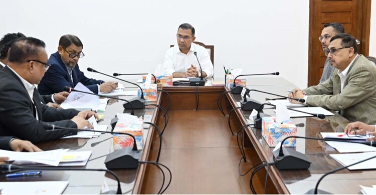 স্বাস্থ্যে বড় সিদ্ধান্ত প্রধানমন্ত্রীর, এক লাখ কর্মী নিয়োগের উদ্যোগ