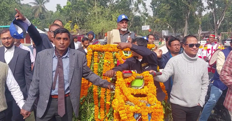 অবসরপ্রাপ্ত শিক্ষকদের রাজকীয় অভ্যর্থনা
