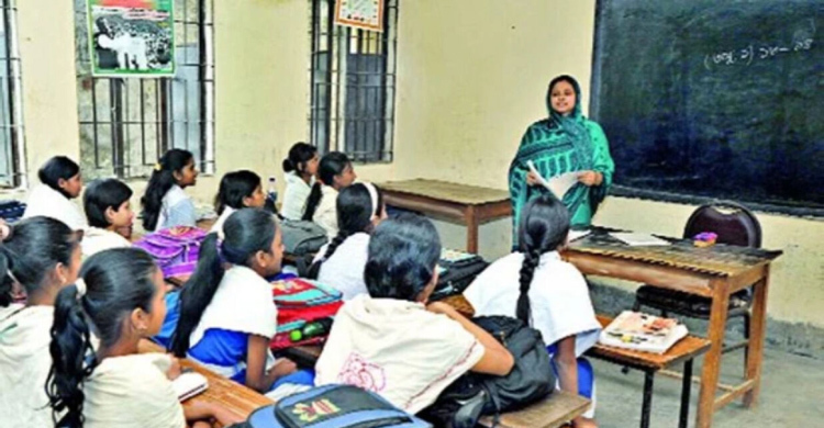 এমপিও শিক্ষকদের বদলি নিয়ে আইনি জটিলতা, ‘কৌশলী’ মন্ত্রণালয়