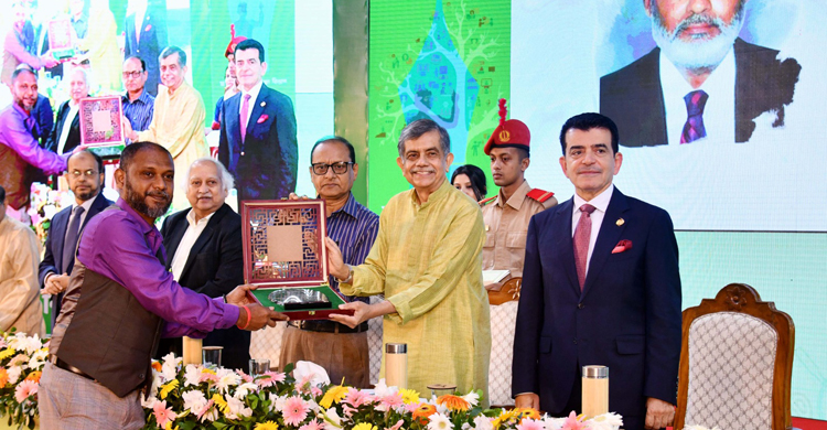 ‘গুণী শিক্ষক’ সম্মাননা পেলেন ১২ জন