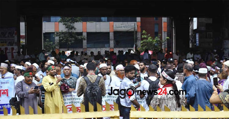 শিক্ষক দিবসে ৫০০ টাকা বাড়িভাড়া বৃদ্ধি শিক্ষকদের সঙ্গে ‘তামাশা’