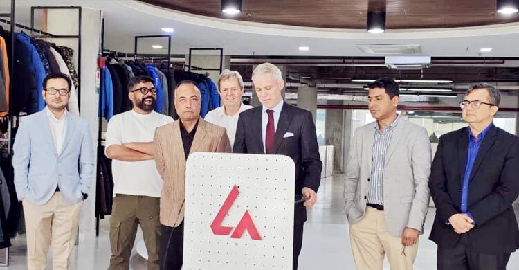 পোশাক খাতের টেকসই উন্নয়নে বাংলাদেশের অগ্রগতি প্রশংসনীয়