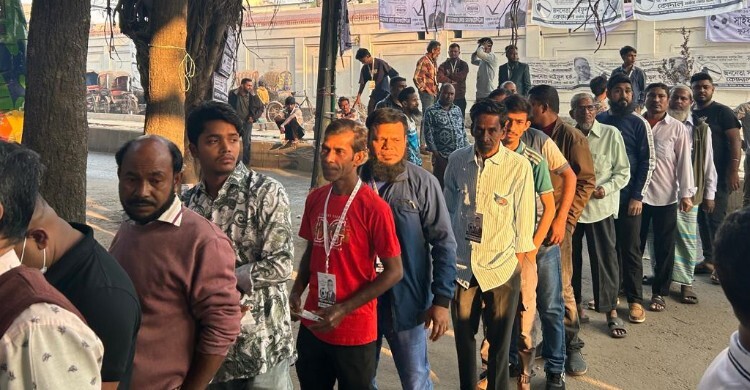 ১৫ প্রার্থী ঘিরে তেজগাঁওয়ে ভোট উত্তাপ