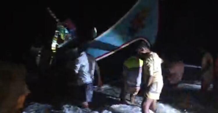 তিনদিন পর আরাকান আর্মির হাত থেকে মুক্তি পেলেন ১৪ জেলে