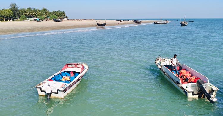 শেষ সময়েও সেন্টমার্টিনে পর্যটকের জন্য হাহাকার