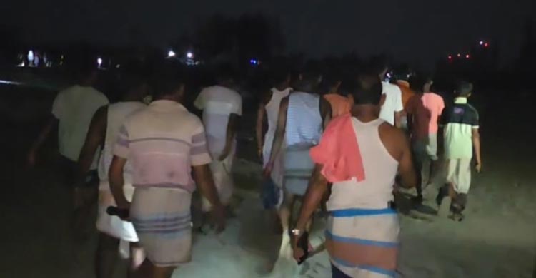 তিনদিন পর আরাকান আর্মির হাত থেকে মুক্তি পেলেন ১৪ জেলে