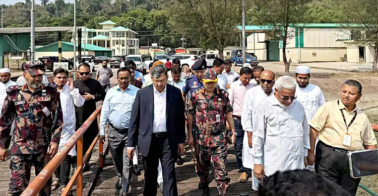 বন্ধ টেকনাফ স্থলবন্দর ঘুরে দেখলেন স্বরাষ্ট্রমন্ত্রী