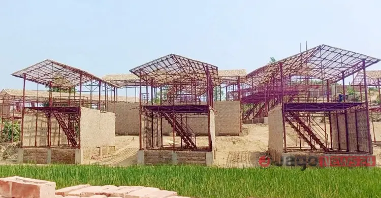 পাহাড় কেটে রোহিঙ্গাদের দোতলা ঘর, ক্ষোভে ফুঁসছেন স্থানীয়রা