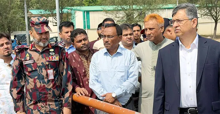 বন্ধ টেকনাফ স্থলবন্দর ঘুরে দেখলেন স্বরাষ্ট্রমন্ত্রী