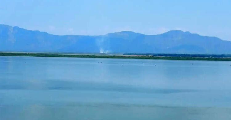 আরাকান আর্মির কবজায় টেকনাফের উদ্দেশে ছেড়ে আসা ৪ জাহাজ