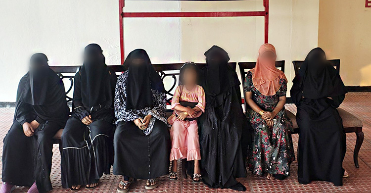 সাগরপথে মালয়েশিয়া পাচারের উদ্দেশে বন্দি ৭ নারী-শিশু উদ্ধার