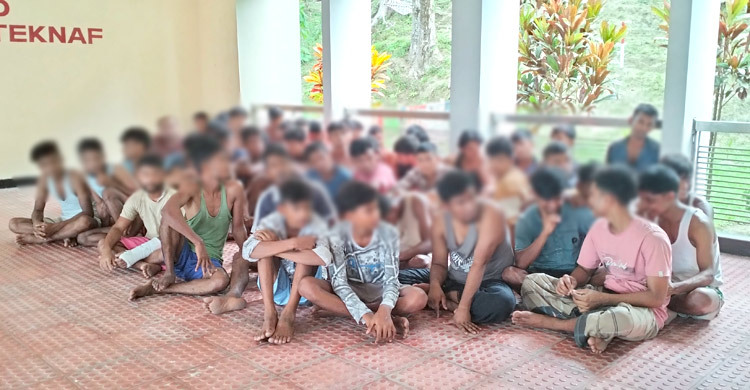 সমুদ্রপথে মালয়েশিয়া পাচারকালে উদ্ধার ৫০, আটক ৯ পাচারকারী