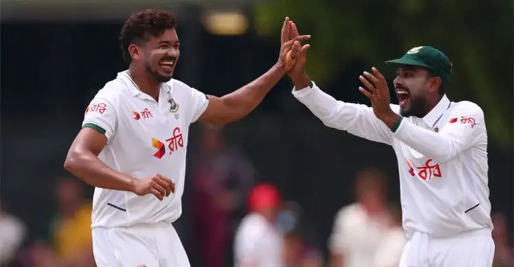 অস্ট্রেলিয়াকে হারিয়ে ফাইনালে ওঠার লড়াই জমিয়ে তুলেছে বাংলাদেশ