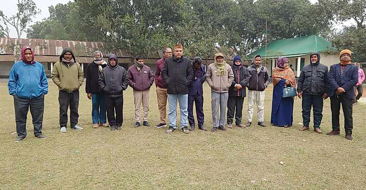 কর্মচারী নিয়োগে দুর্নীতি, প্রতিবাদে শিক্ষকদের ক্লাস বর্জন