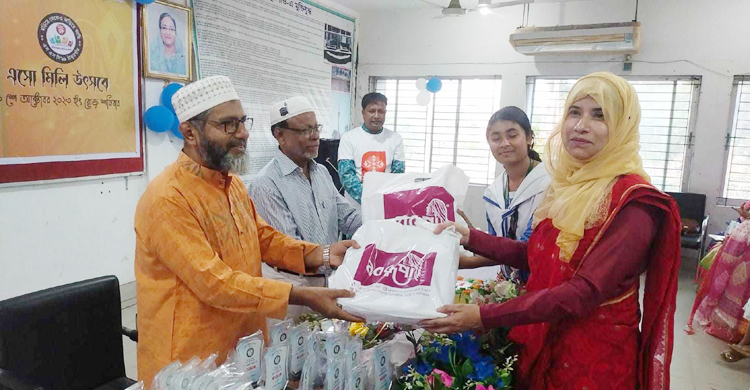 শিক্ষক বন্ধুদের সংবর্ধনা দিল ‘ঠাকুরগাঁও ৯৯ ব্যাচ’