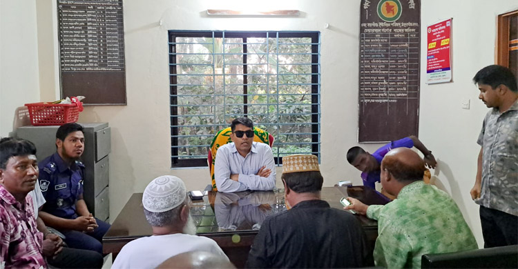 &lsquo;দোসর&rsquo; বলে ইউপি চেয়ারম্যানের রুমে তালা দিলেন বিএনপি নেতা-কর্মীরা