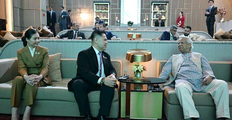 প্রধান উপদেষ্টার সঙ্গে দুই থাই মন্ত্রীর সাক্ষাৎ