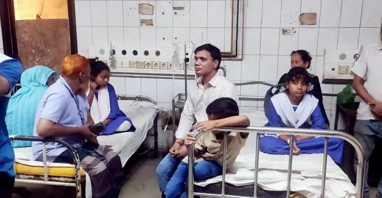 ঠাকুরগাঁওয়ে হঠাৎ অসুস্থ একই স্কুলের ১১ ছাত্রী