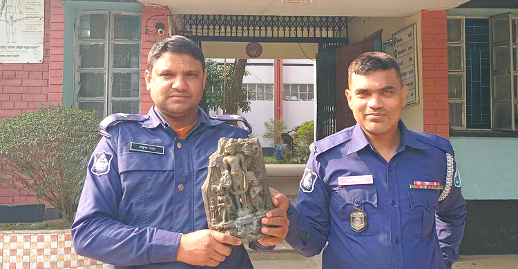 ঠাকুরগাঁওয়ে কষ্টিপাথরের বিষ্ণুমূর্তি উদ্ধার