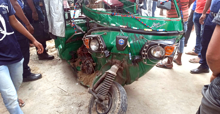 ঠাকুরগাঁওয়ে ত্রিমুখী সংঘর্ষে নিহত ২