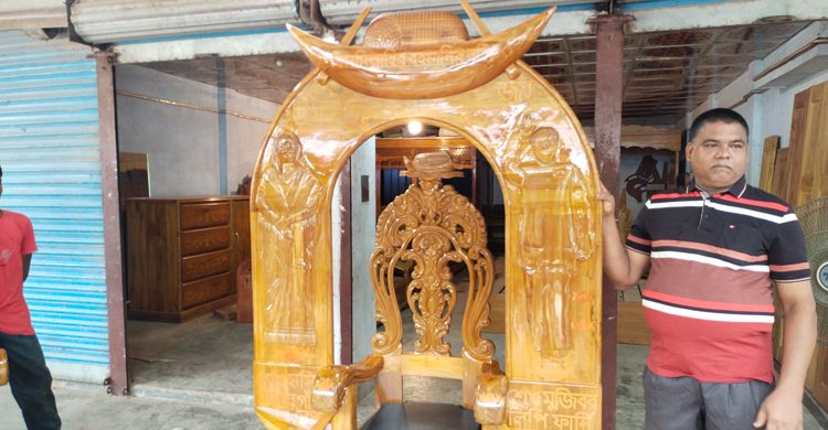 প্রধানমন্ত্রীর প্রতি কাঠমিস্ত্রির ব্যতিক্রমী ভালোবাসা