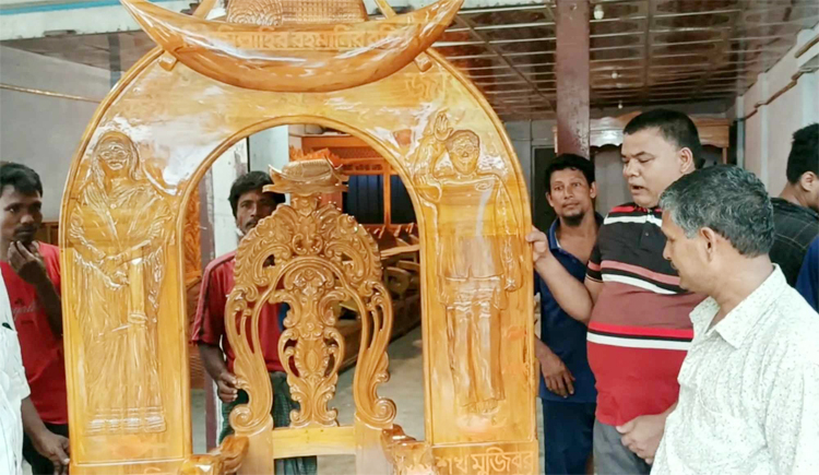 প্রধানমন্ত্রীর প্রতি কাঠমিস্ত্রির ব্যতিক্রমী ভালোবাসা